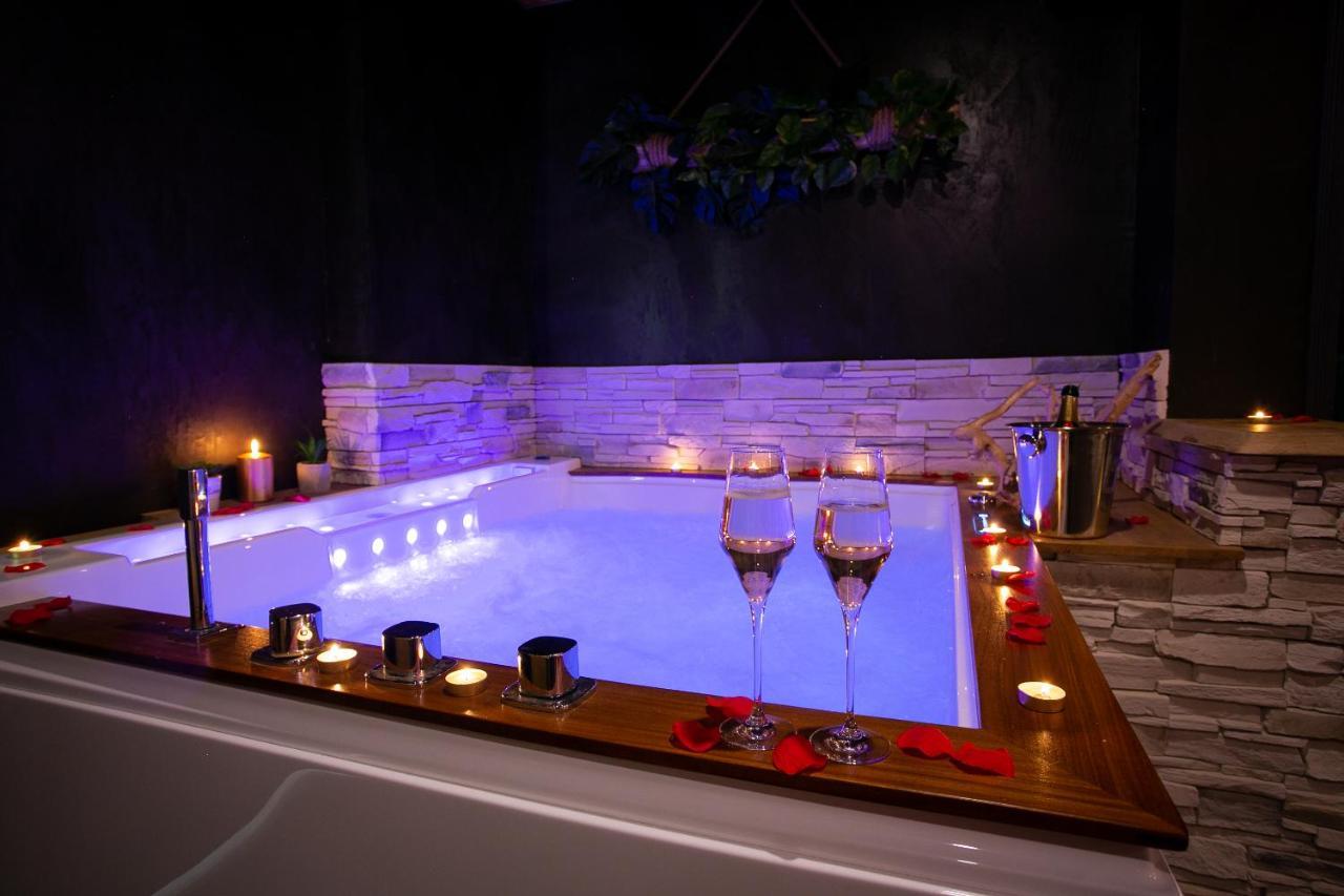 Le Lodge Des Charmes 5 Etoiles Leves Экстерьер фото