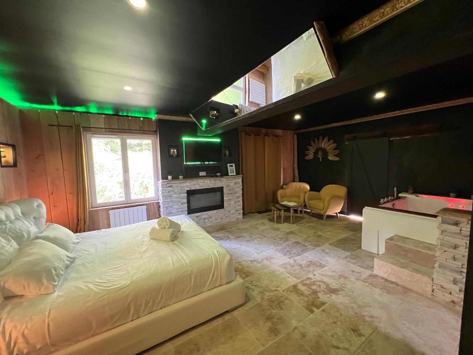 Le Lodge Des Charmes 5 Etoiles Leves Экстерьер фото