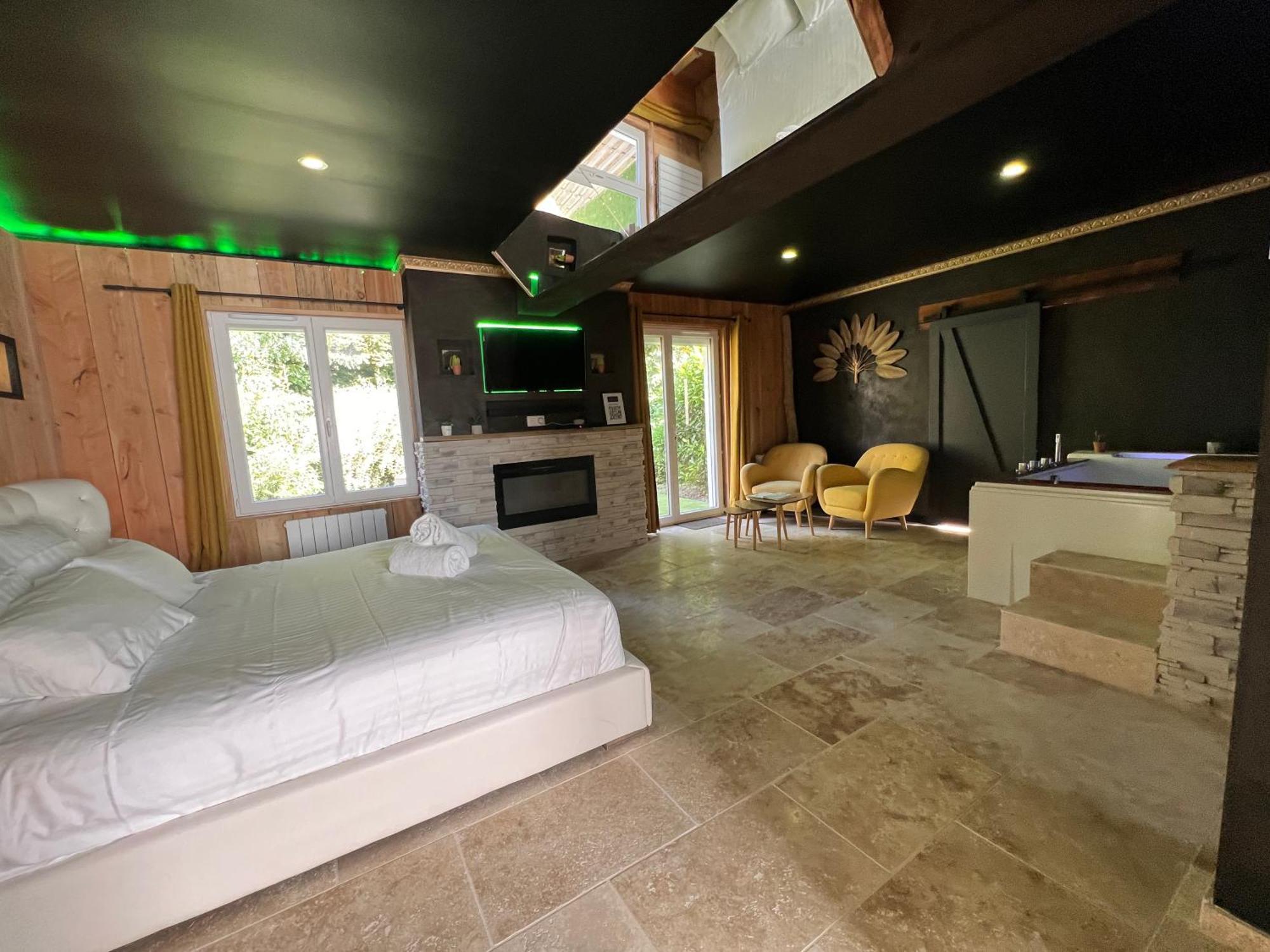 Le Lodge Des Charmes 5 Etoiles Leves Экстерьер фото