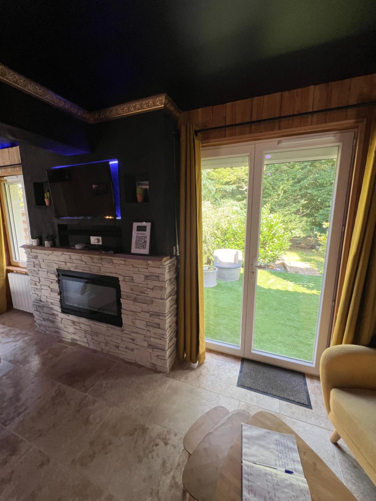 Le Lodge Des Charmes 5 Etoiles Leves Экстерьер фото