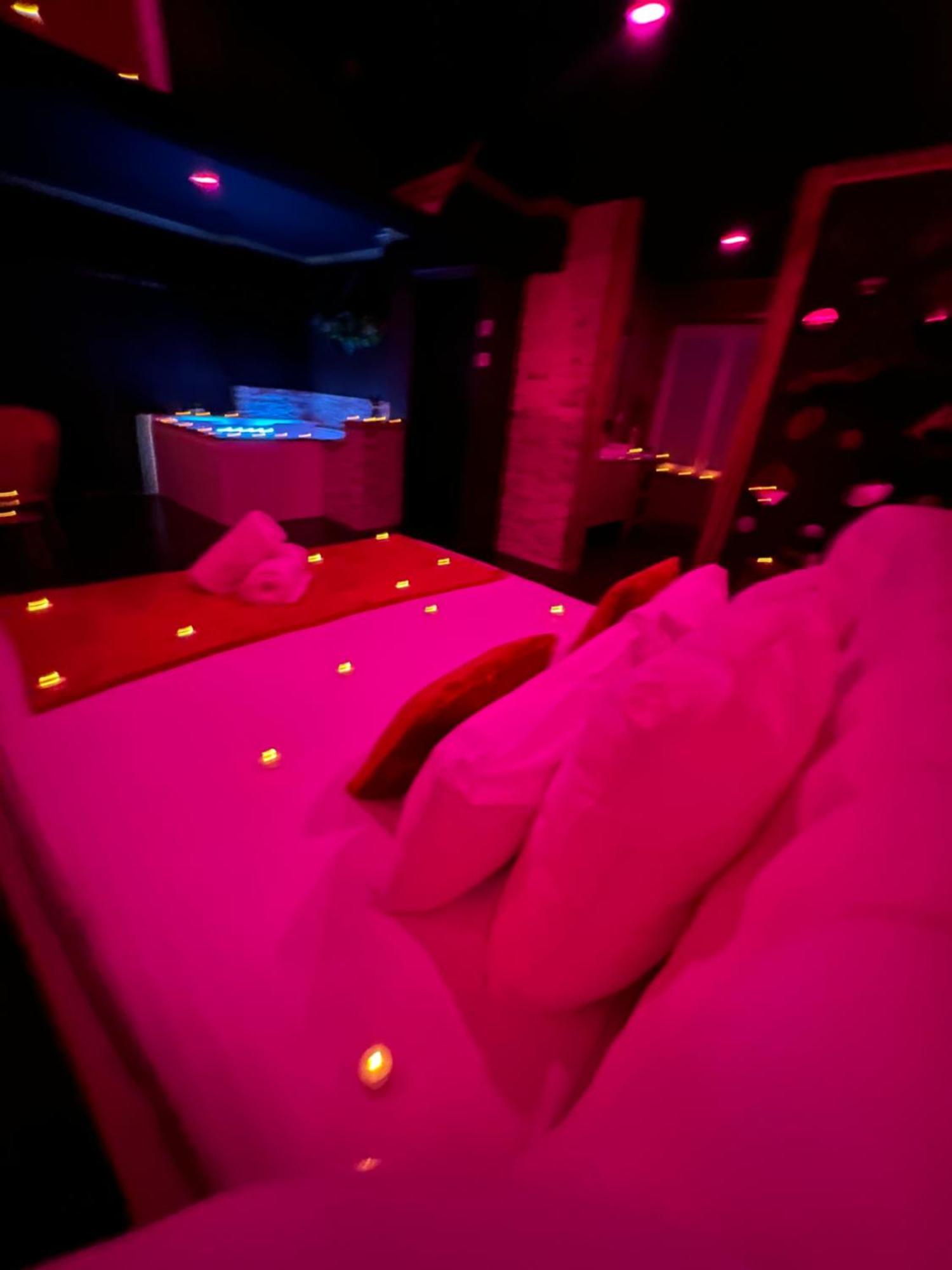 Le Lodge Des Charmes 5 Etoiles Leves Экстерьер фото